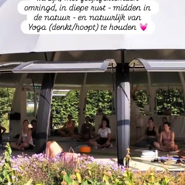 Vrouw, deze editie, dit wil je niet missen. Echt!

Gedurende deze fijne en heerlijke zondagochtend tijdens het Sunday Yoga Flow event, begeleid ik jou van spanning naar ontspanning. 

Van buiten naar binnen. Van je hoofd naar je lijf. Van lijf naar hart. Van extern gericht zijn naar intern gericht zijn. 

Alias - terug in verbinding met jezelf 🌺

Dat doen we deze ochtend met Yoga, meditatie, mindfulness, 💓, ademwerk en energiewerk (werken met intenties).

De DEVI EVENTS zijn er omdat ik weet hoe het voelt om jezelf kwijt te raken in continue sterk zijn.

In zorgen.
In aanpassen.
In doorgaan.
In alles dragen.

En ook weet ik hoe het voelt ❤️om terug te keren.

Naar je lichaam.
Naar je waarheid.
Naar je stem.
Naar je zachtheid.
Naar je vuur.

Daarom de Sunday Yoga Flow als onderdeel van de DEVI EVENTS.

Als bedding voor vrouwen die voelen:

ik wil niet langer alleen functioneren.

Ik wil mezelf weer bewonen. ☀️

Niet perfecter worden.

Niet spiritueler worden.

Niet nog harder aan mezelf werken.

Maar thuiskomen. In mezelf. ❤️

Voel jij yes, hier heb ik zin in en behoefte aan?

Ga dan naar link in bio en koop jouw kaartjes nu!

Veel liefs Kim ✨